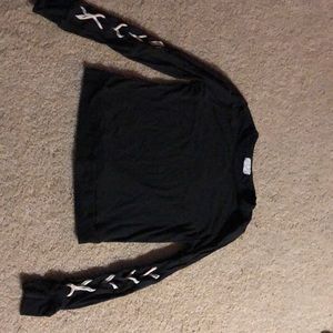 Crop top with open arm